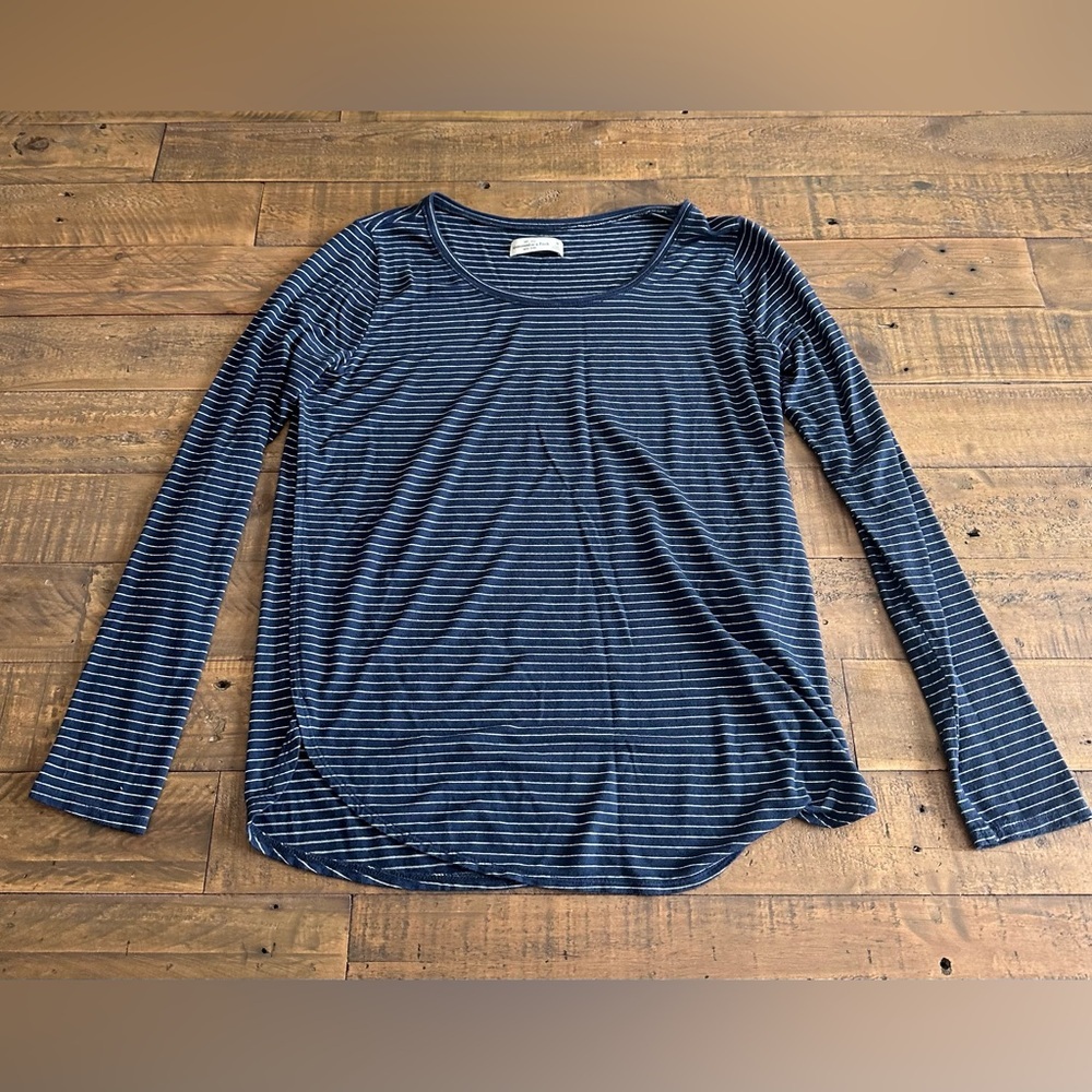 Abercrombie & Fitch Women’s long‎ sleeve shirt - Size Medium